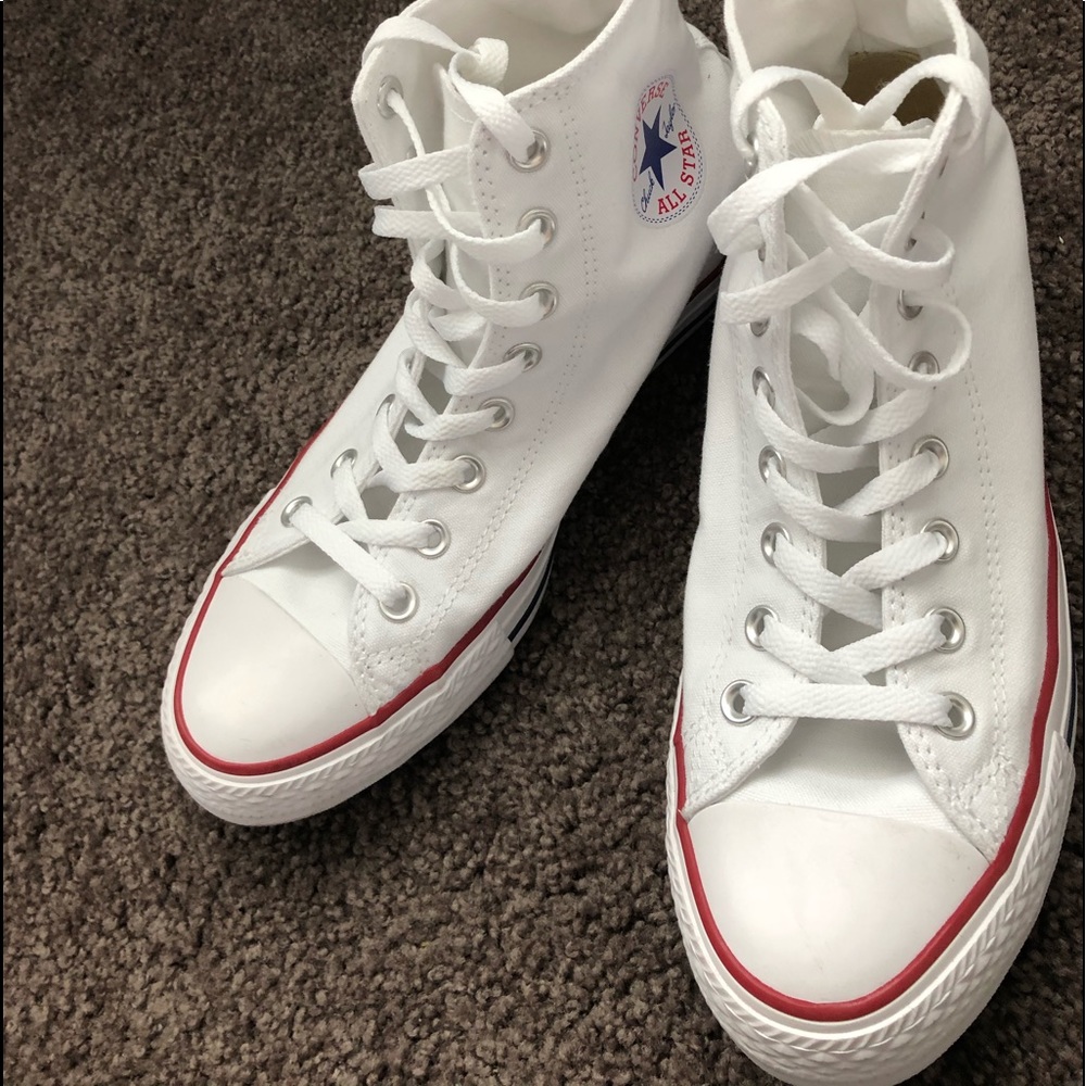 White Converse Chuck Taylor High Tops🤍🤍🤍 NWOT